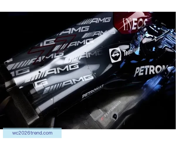 F1赛季精彩回顾：红牛与梅赛德斯的激烈对抗与车队动态更新